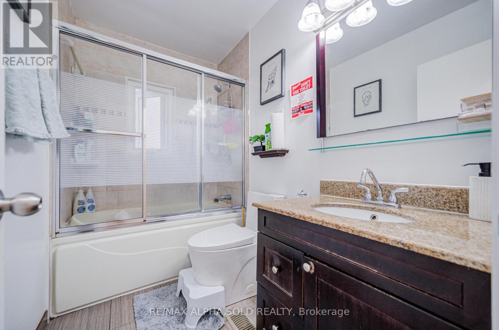 












71 VAUXHALL DRIVE

,
Toronto (Dorset Park),




Ontario
M1P1R1

