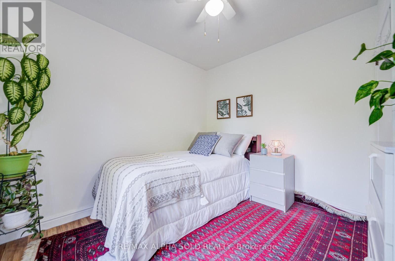












71 VAUXHALL DRIVE

,
Toronto (Dorset Park),




Ontario
M1P1R1

