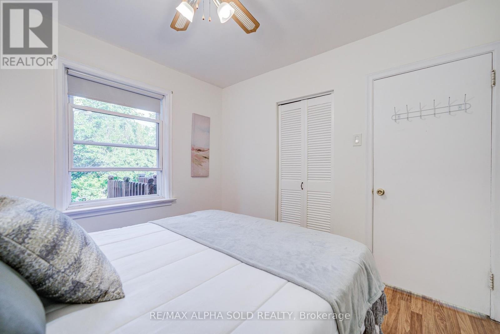 












71 VAUXHALL DRIVE

,
Toronto (Dorset Park),




Ontario
M1P1R1

