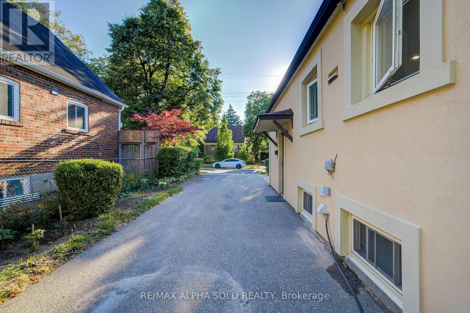 












71 VAUXHALL DRIVE

,
Toronto (Dorset Park),




Ontario
M1P1R1

