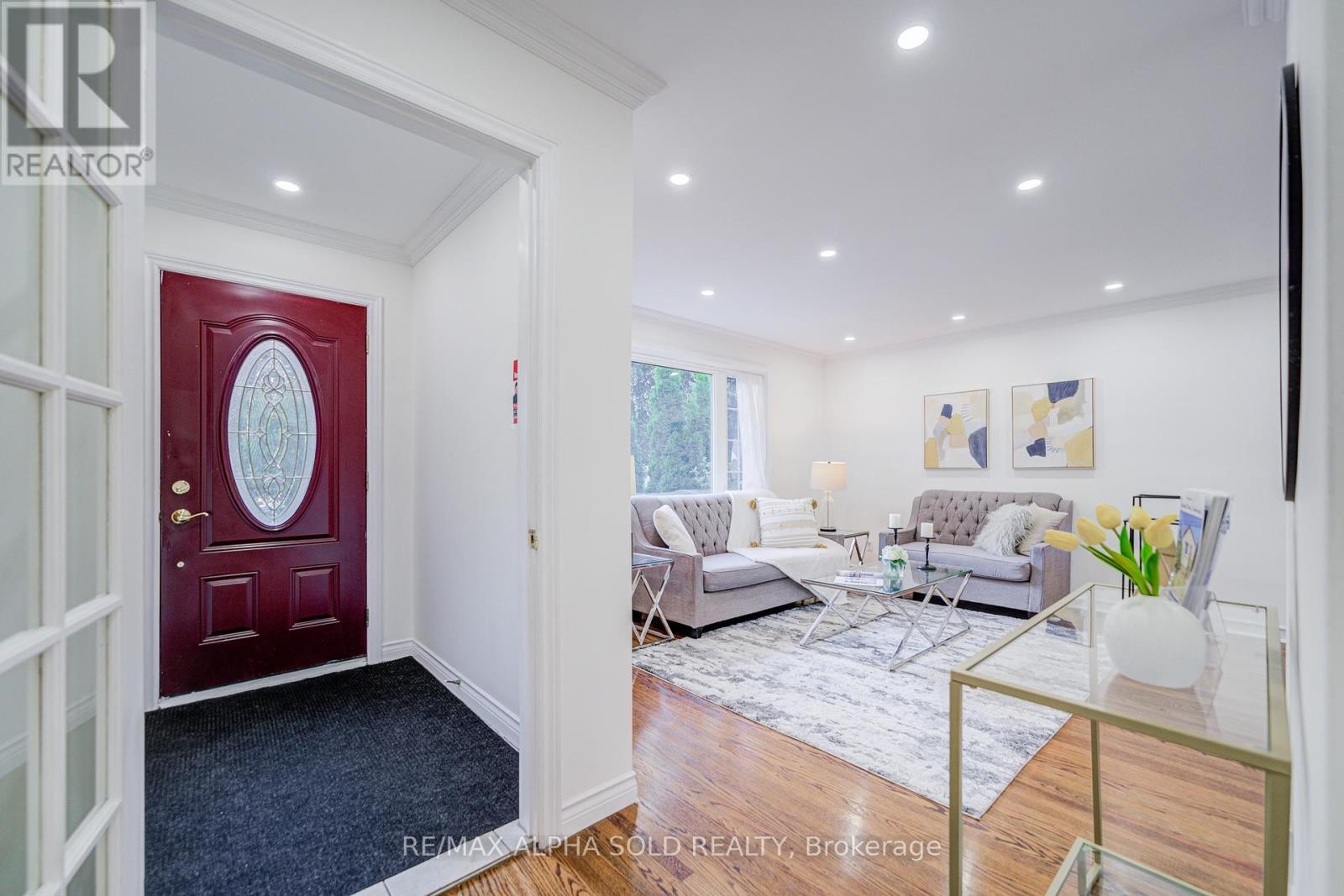 












71 VAUXHALL DRIVE

,
Toronto (Dorset Park),




Ontario
M1P1R1

