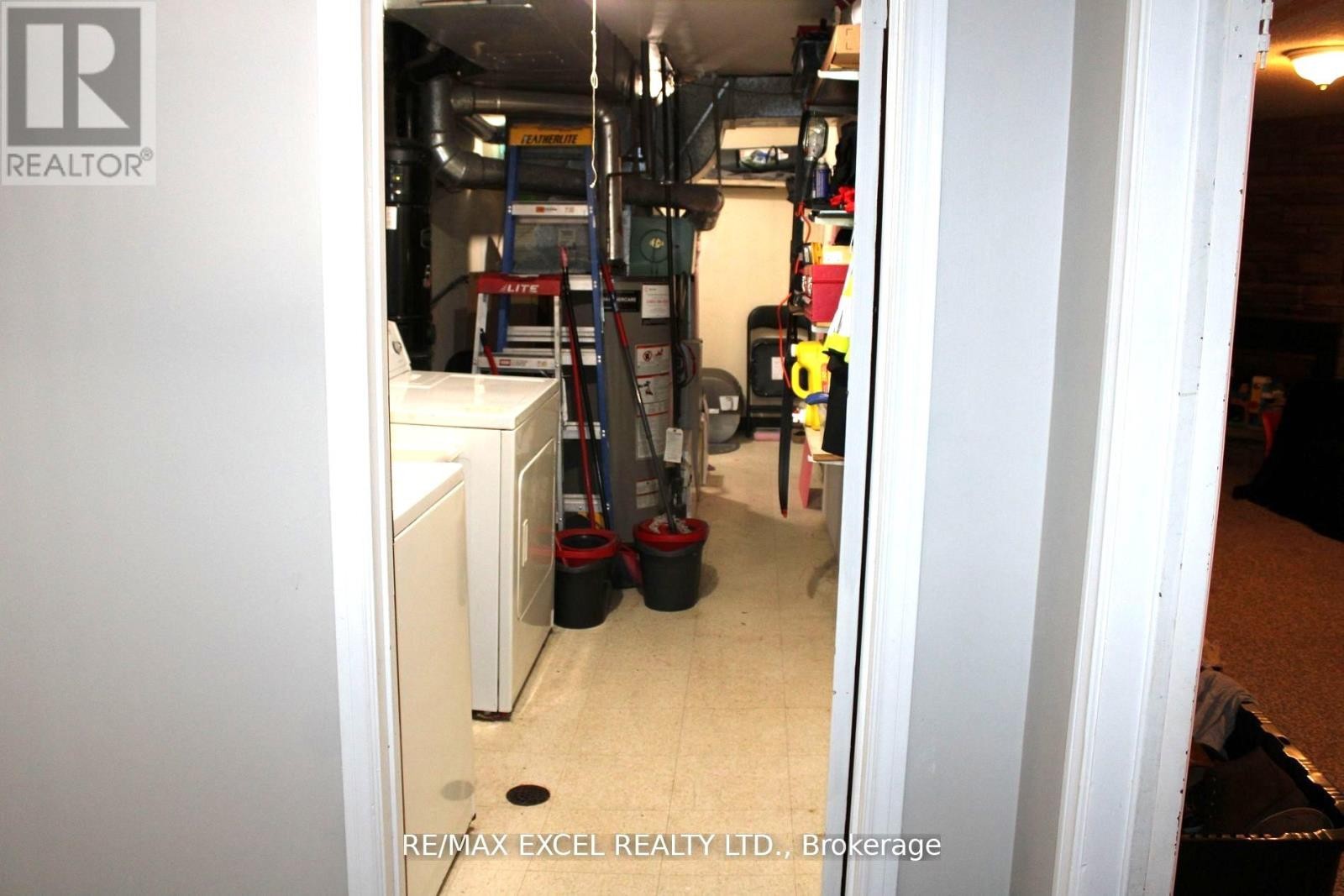 












216 NORTHMINSTER COURT

,
Oshawa (Centennial),




Ontario
L1G3T3

