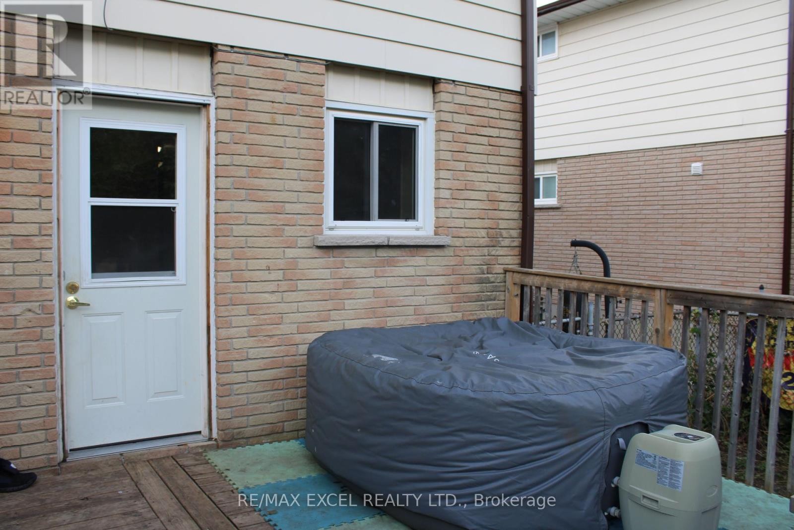 












216 NORTHMINSTER COURT

,
Oshawa (Centennial),




Ontario
L1G3T3

