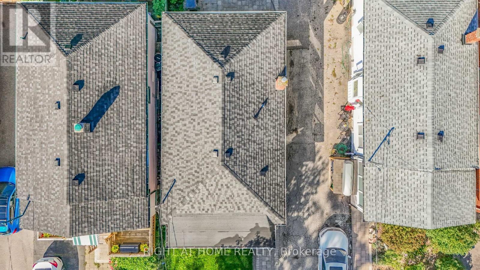 












36 VANBRUGH AVENUE

,
Toronto (Birchcliffe-Cliffside),




Ontario
M1N3S9

