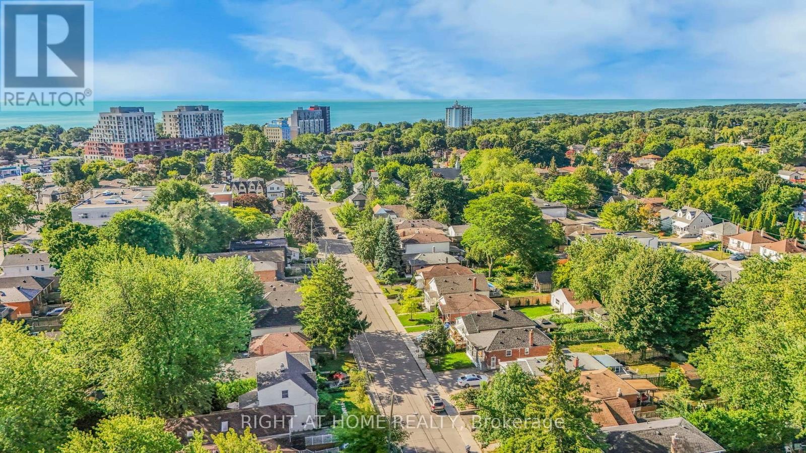 












36 VANBRUGH AVENUE

,
Toronto (Birchcliffe-Cliffside),




Ontario
M1N3S9

