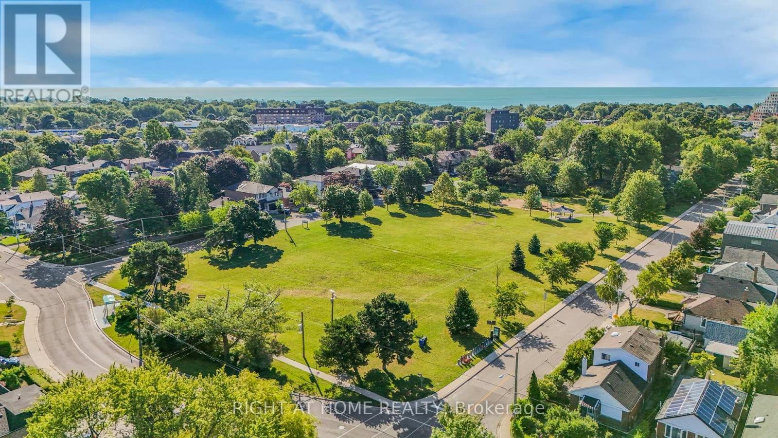 












36 VANBRUGH AVENUE

,
Toronto (Birchcliffe-Cliffside),




Ontario
M1N3S9

