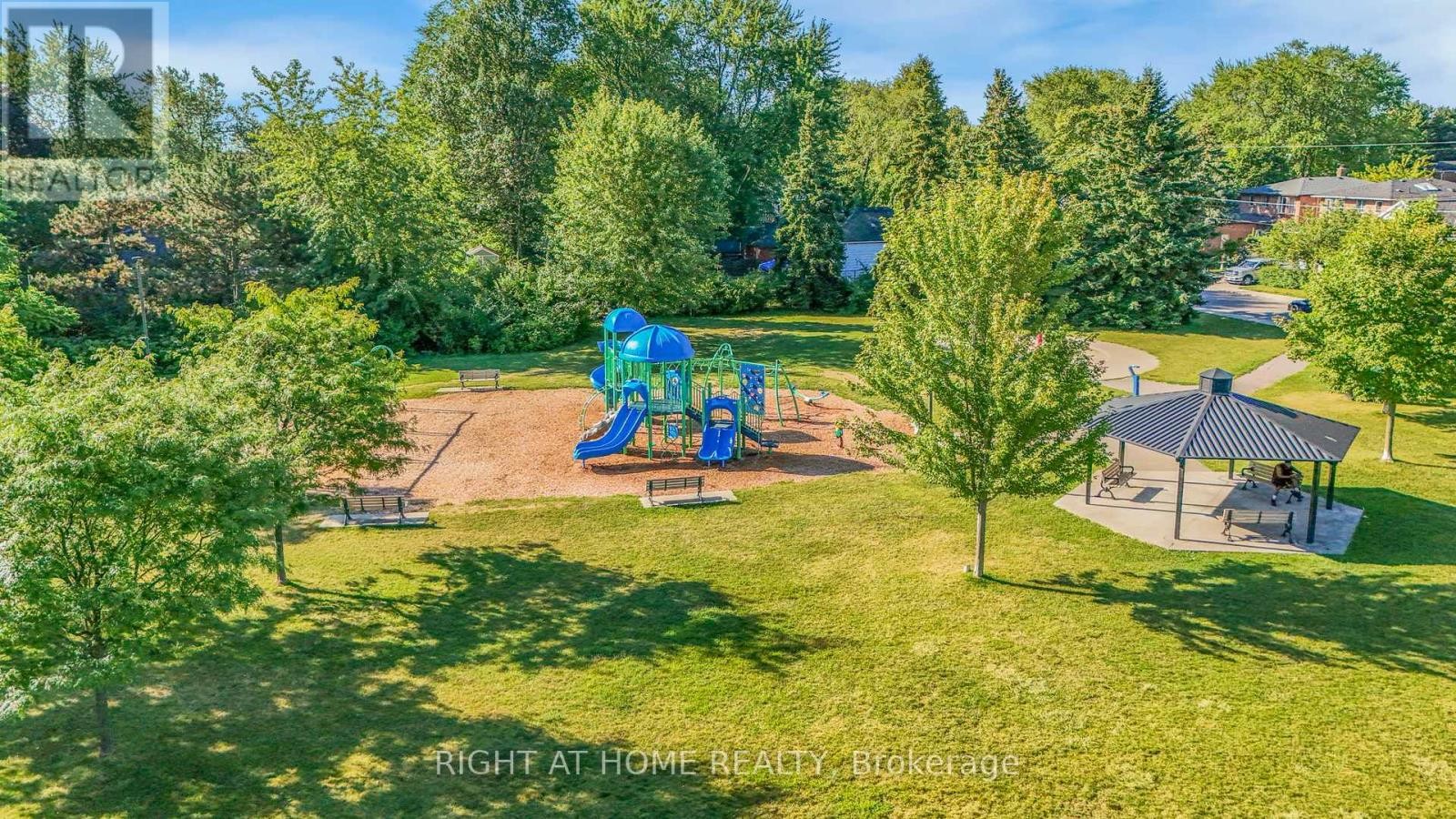 












36 VANBRUGH AVENUE

,
Toronto (Birchcliffe-Cliffside),




Ontario
M1N3S9

