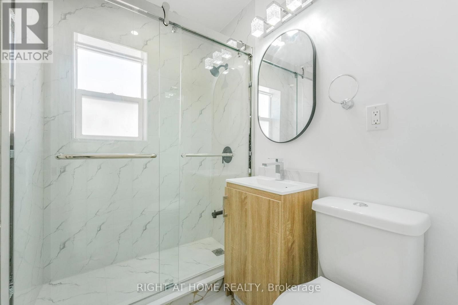 












36 VANBRUGH AVENUE

,
Toronto (Birchcliffe-Cliffside),




Ontario
M1N3S9

