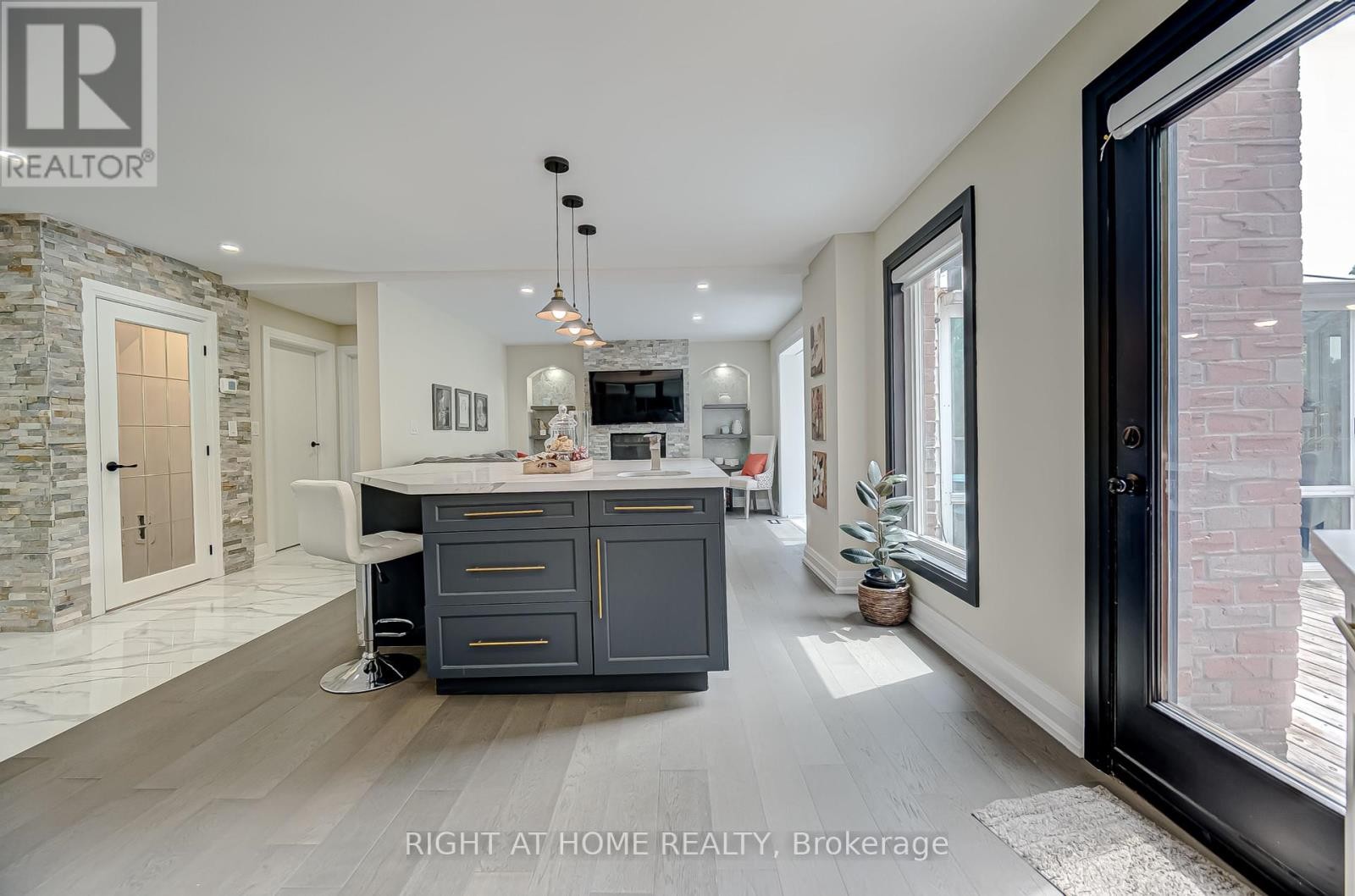 












1482 OLD FOREST ROAD

,
Pickering (Woodlands),




Ontario
L1V1N9

