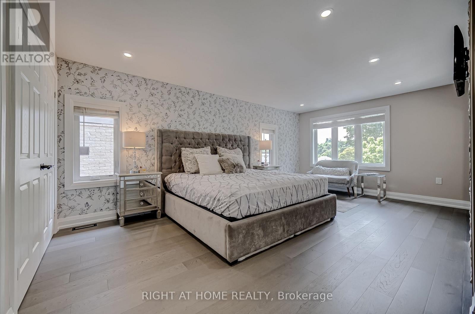 












1482 OLD FOREST ROAD

,
Pickering (Woodlands),




Ontario
L1V1N9

