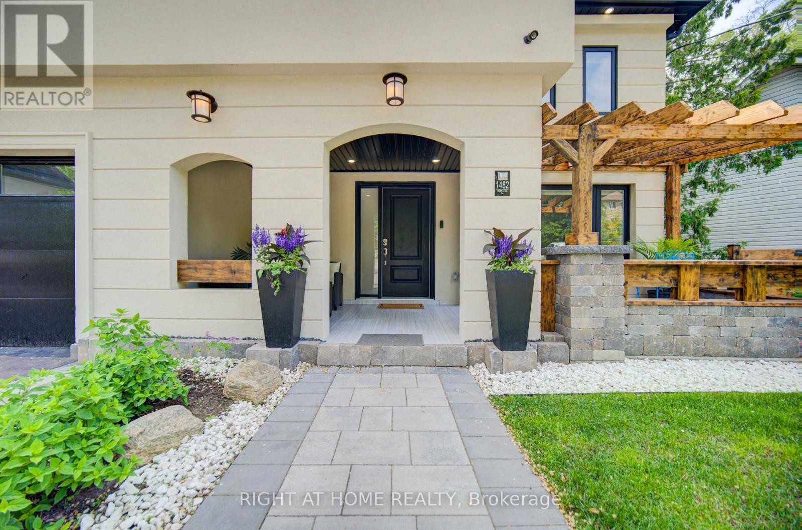 












1482 OLD FOREST ROAD

,
Pickering (Woodlands),




Ontario
L1V1N9


