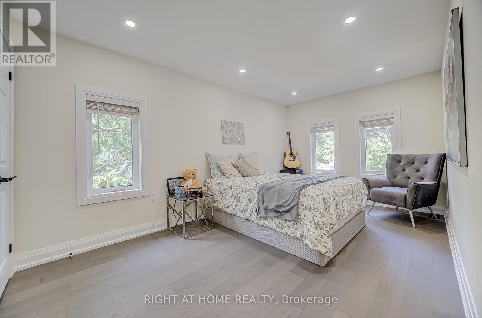 












1482 OLD FOREST ROAD

,
Pickering (Woodlands),




Ontario
L1V1N9

