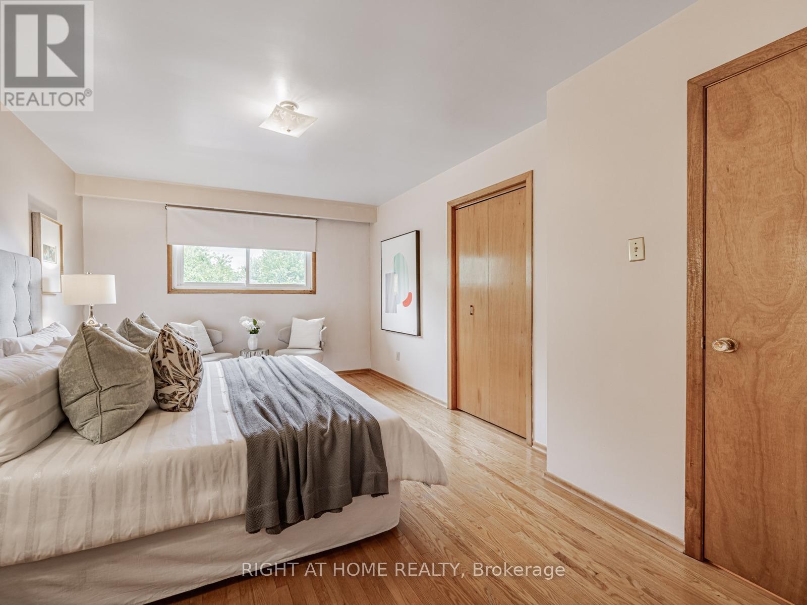 












30 HUNTINGTON AVENUE

,
Toronto (Kennedy Park),




Ontario
M1K4K7

