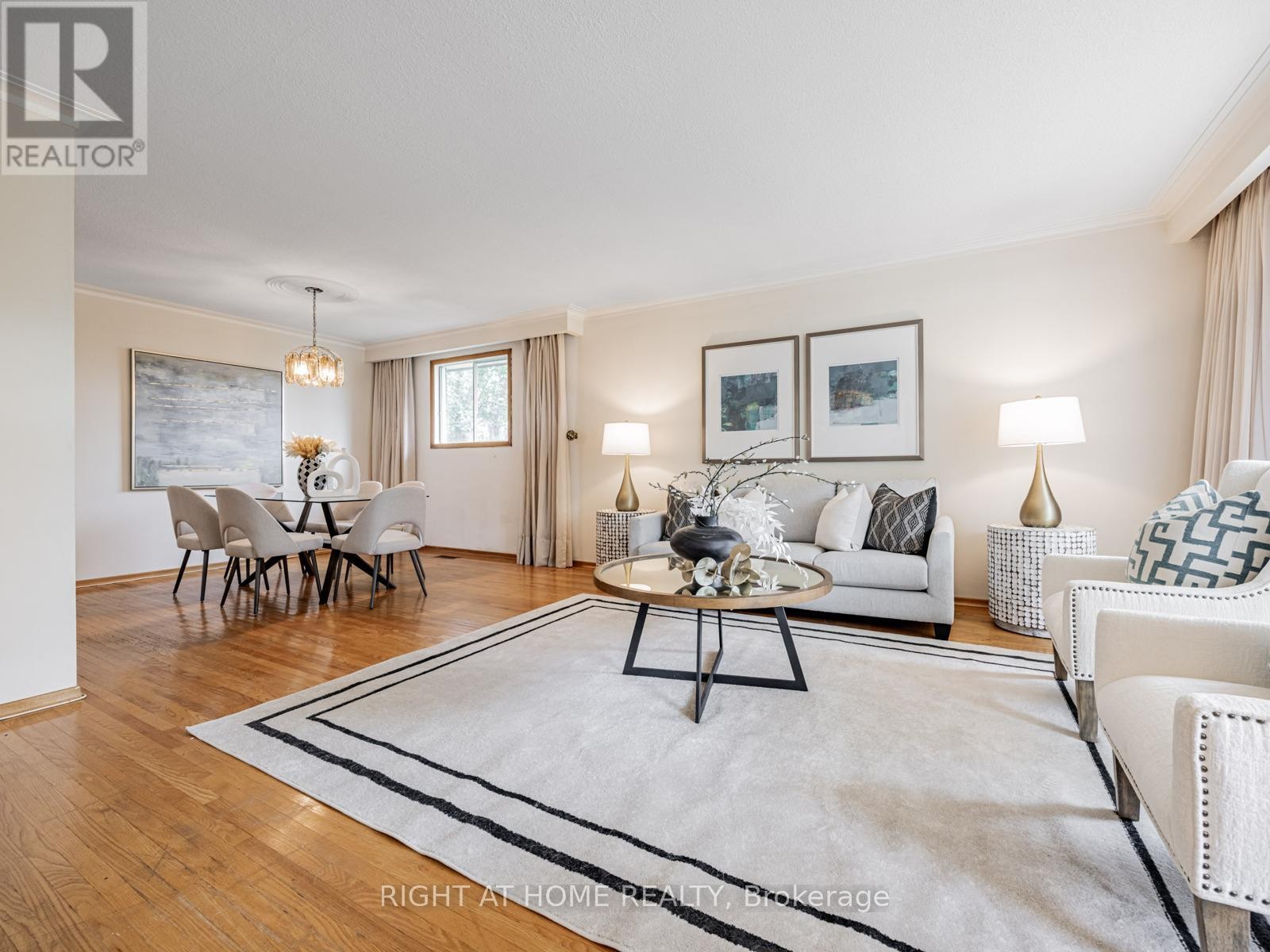 












30 HUNTINGTON AVENUE

,
Toronto (Kennedy Park),




Ontario
M1K4K7

