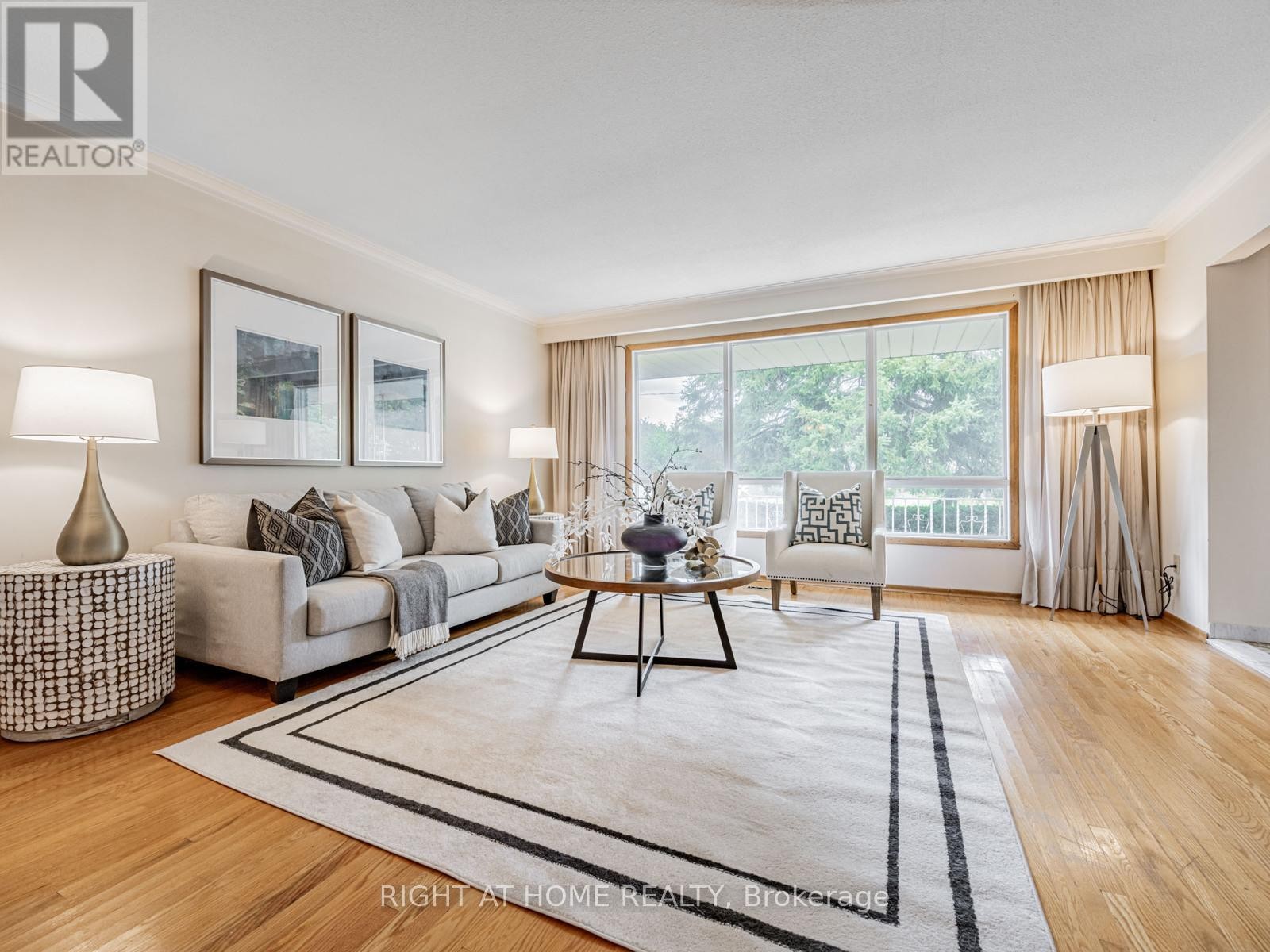 












30 HUNTINGTON AVENUE

,
Toronto (Kennedy Park),




Ontario
M1K4K7

