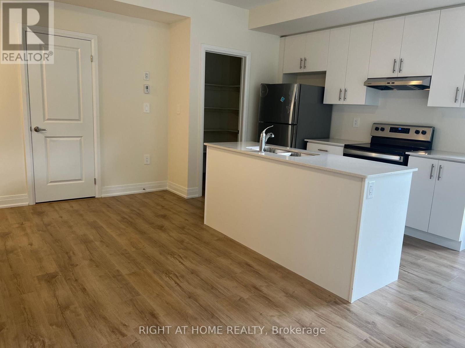 












101 - 755 OMEGA DRIVE

,
Pickering (Woodlands),




Ontario
L1V0H1

