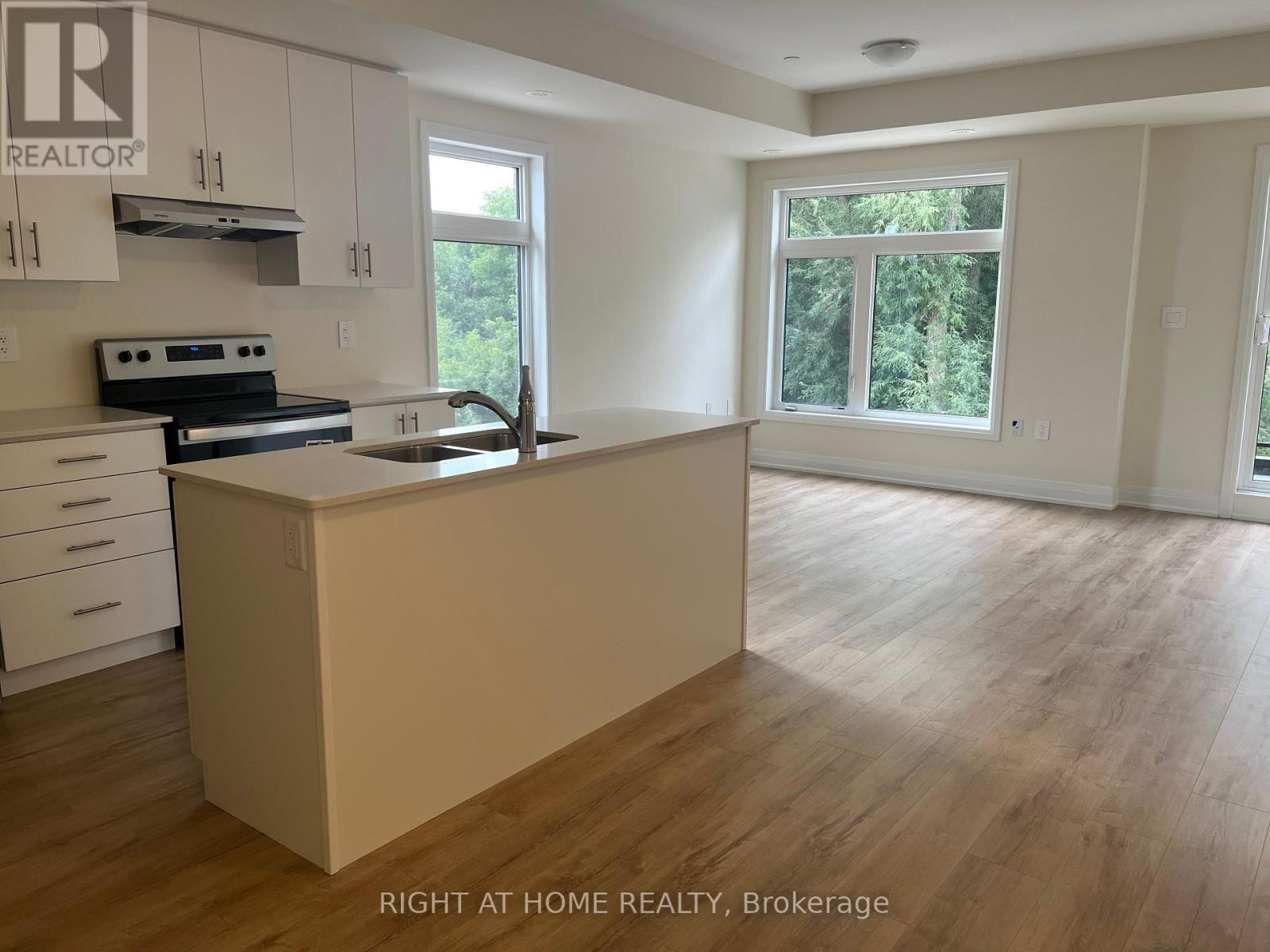












101 - 755 OMEGA DRIVE

,
Pickering (Woodlands),




Ontario
L1V0H1

