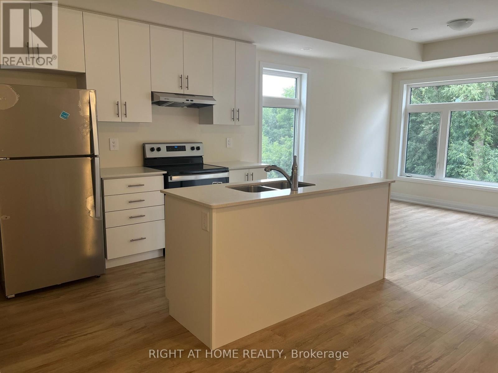 












101 - 755 OMEGA DRIVE

,
Pickering (Woodlands),




Ontario
L1V0H1

