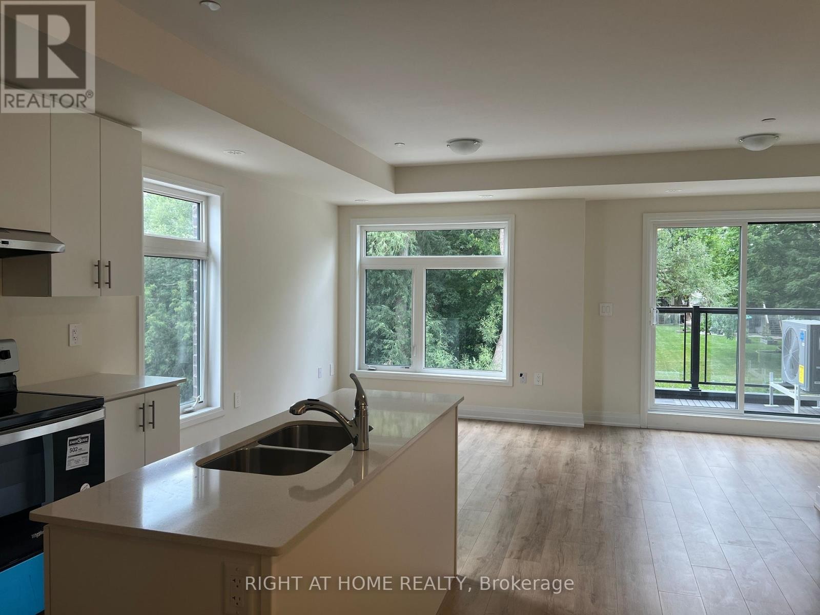 












101 - 755 OMEGA DRIVE

,
Pickering (Woodlands),




Ontario
L1V0H1

