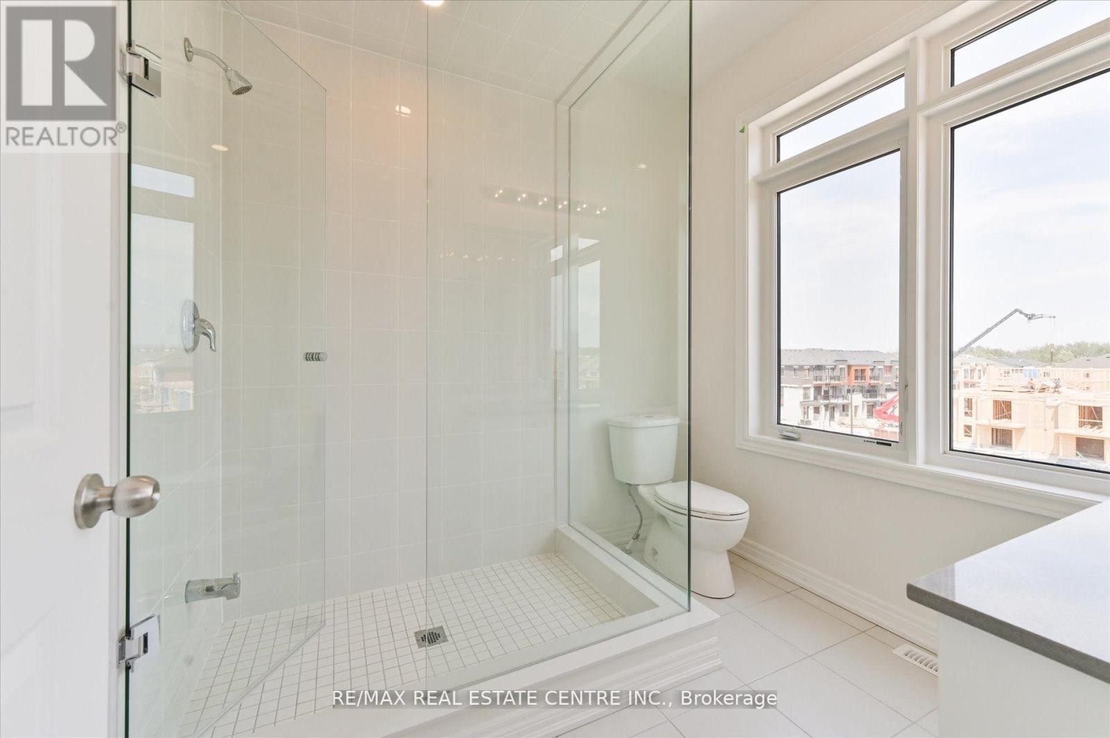 












2 CUNLIFFE LANE

,
Ajax (South East),




Ontario
L1S0H4

