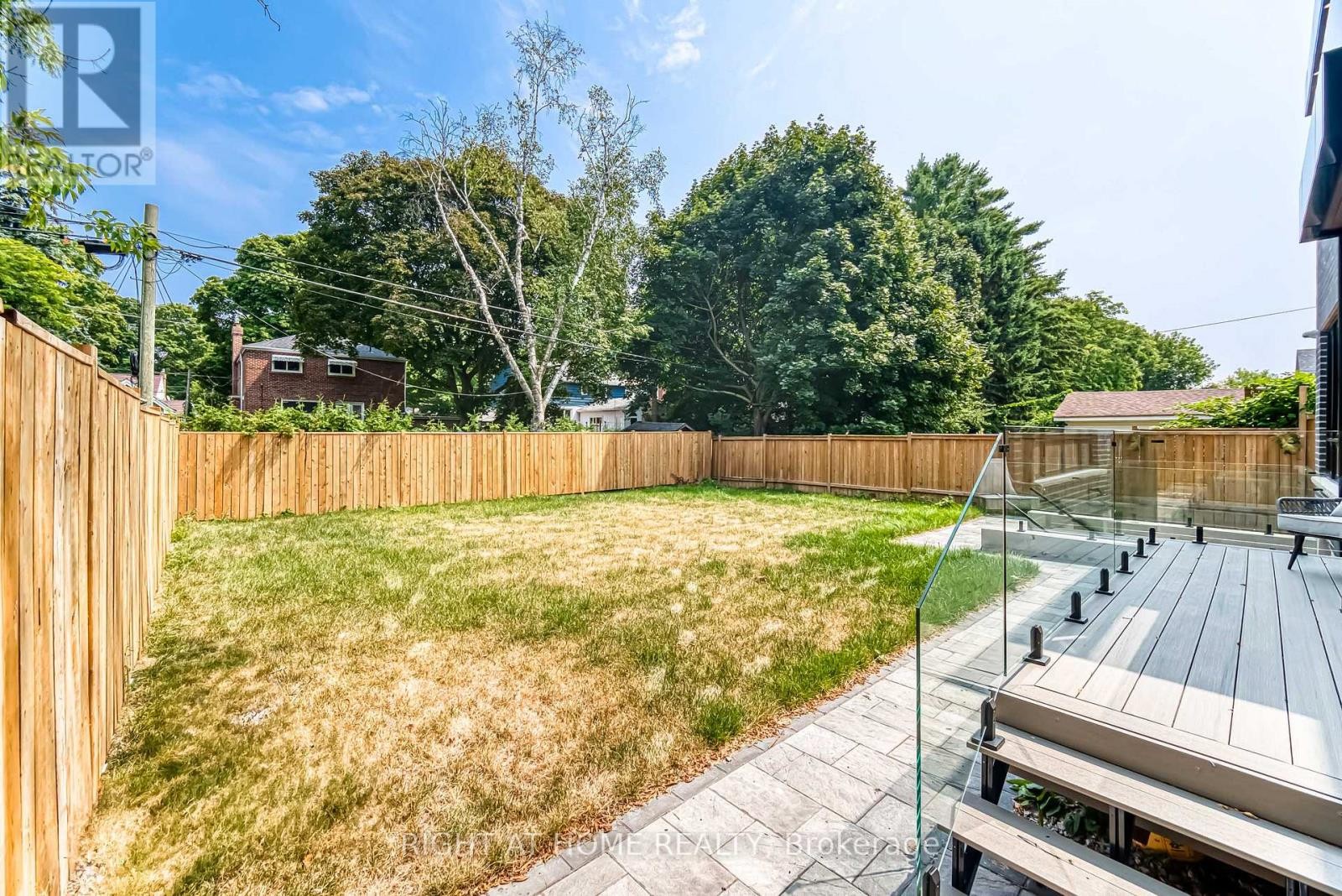 












203 SCARBORO CRESCENT

,
Toronto (Cliffcrest),




Ontario
M1M2J6

