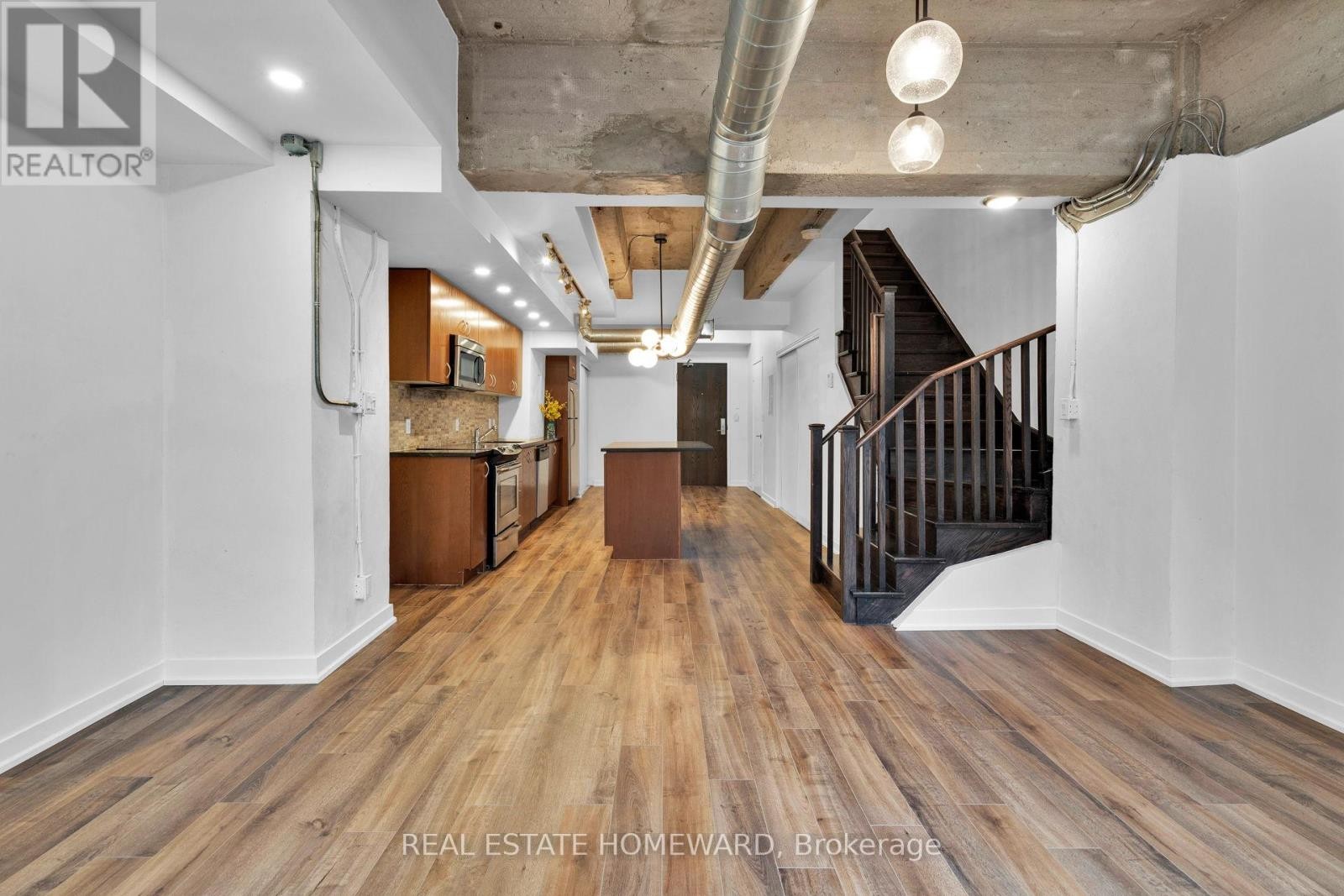 












128 - 201 CARLAW AVENUE

,
Toronto (South Riverdale),




Ontario
M4M2S3

