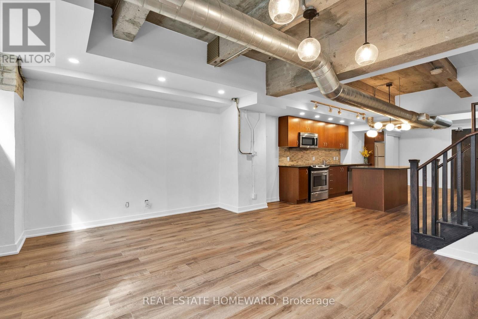 












128 - 201 CARLAW AVENUE

,
Toronto (South Riverdale),




Ontario
M4M2S3

