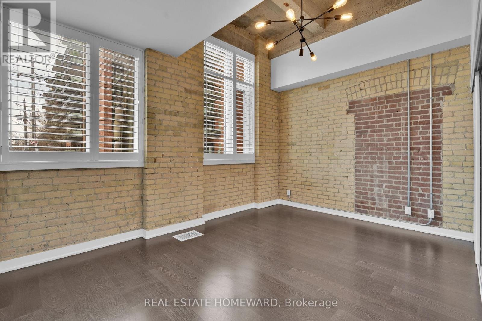 












128 - 201 CARLAW AVENUE

,
Toronto (South Riverdale),




Ontario
M4M2S3

