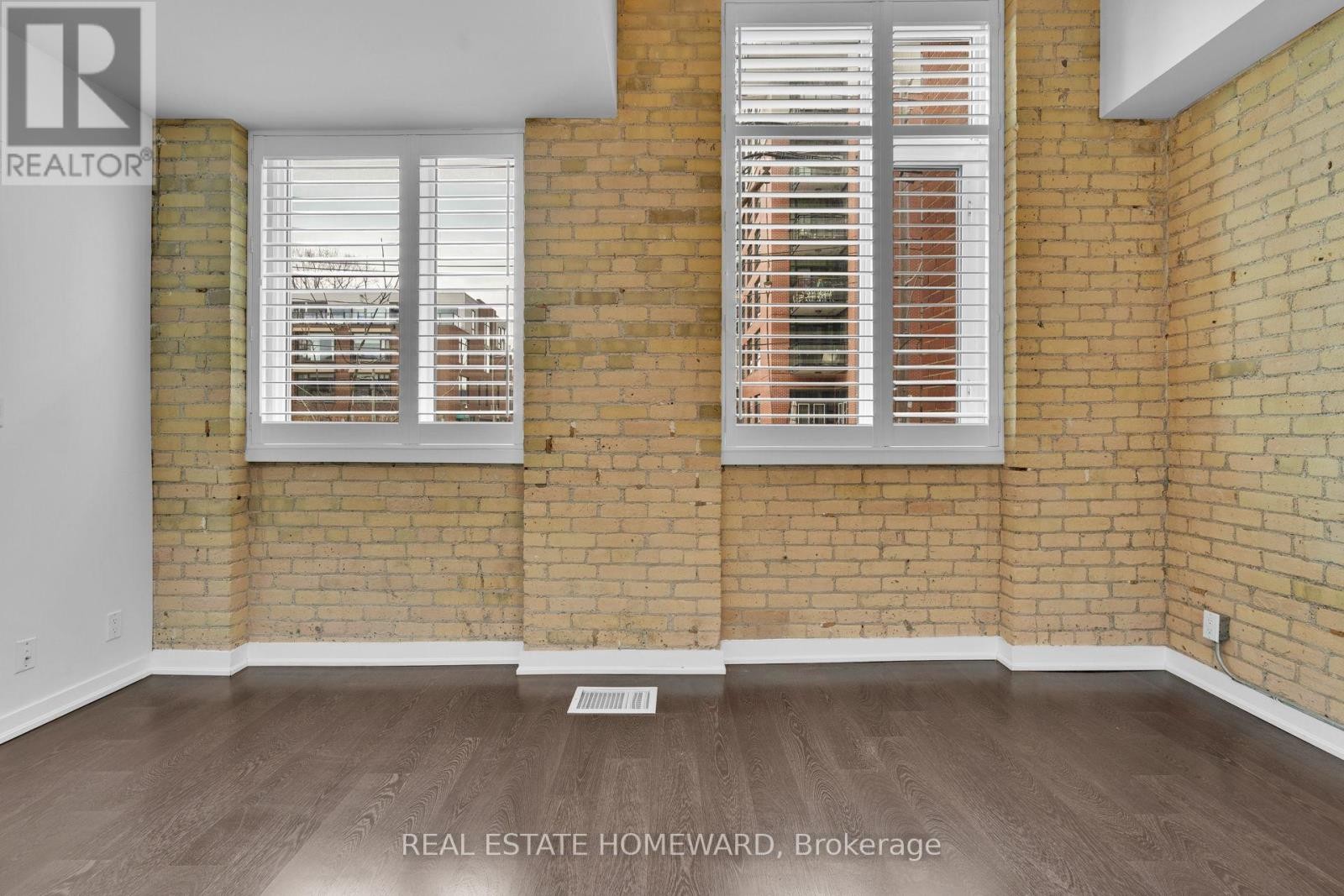 












128 - 201 CARLAW AVENUE

,
Toronto (South Riverdale),




Ontario
M4M2S3

