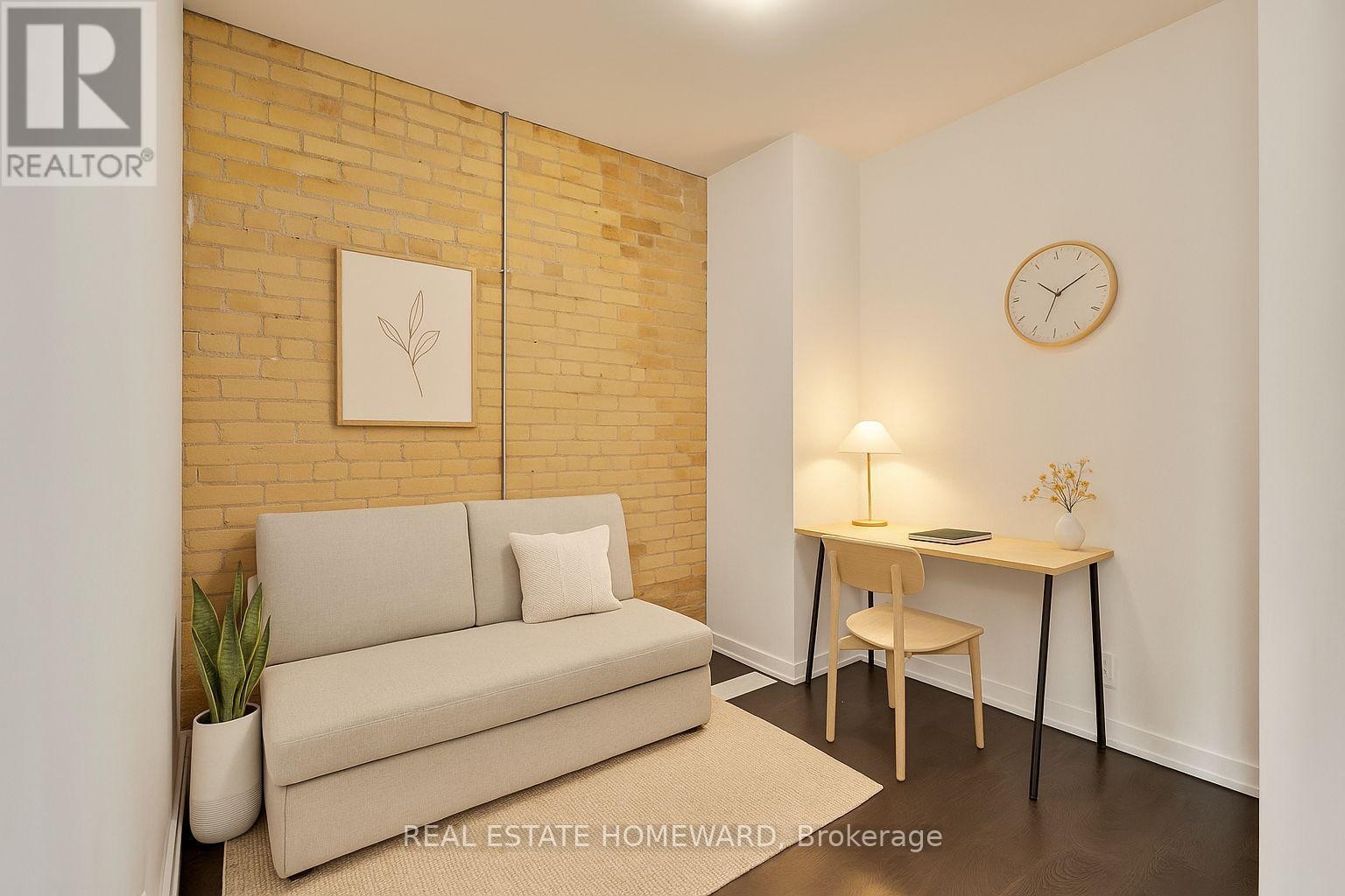 












128 - 201 CARLAW AVENUE

,
Toronto (South Riverdale),




Ontario
M4M2S3

