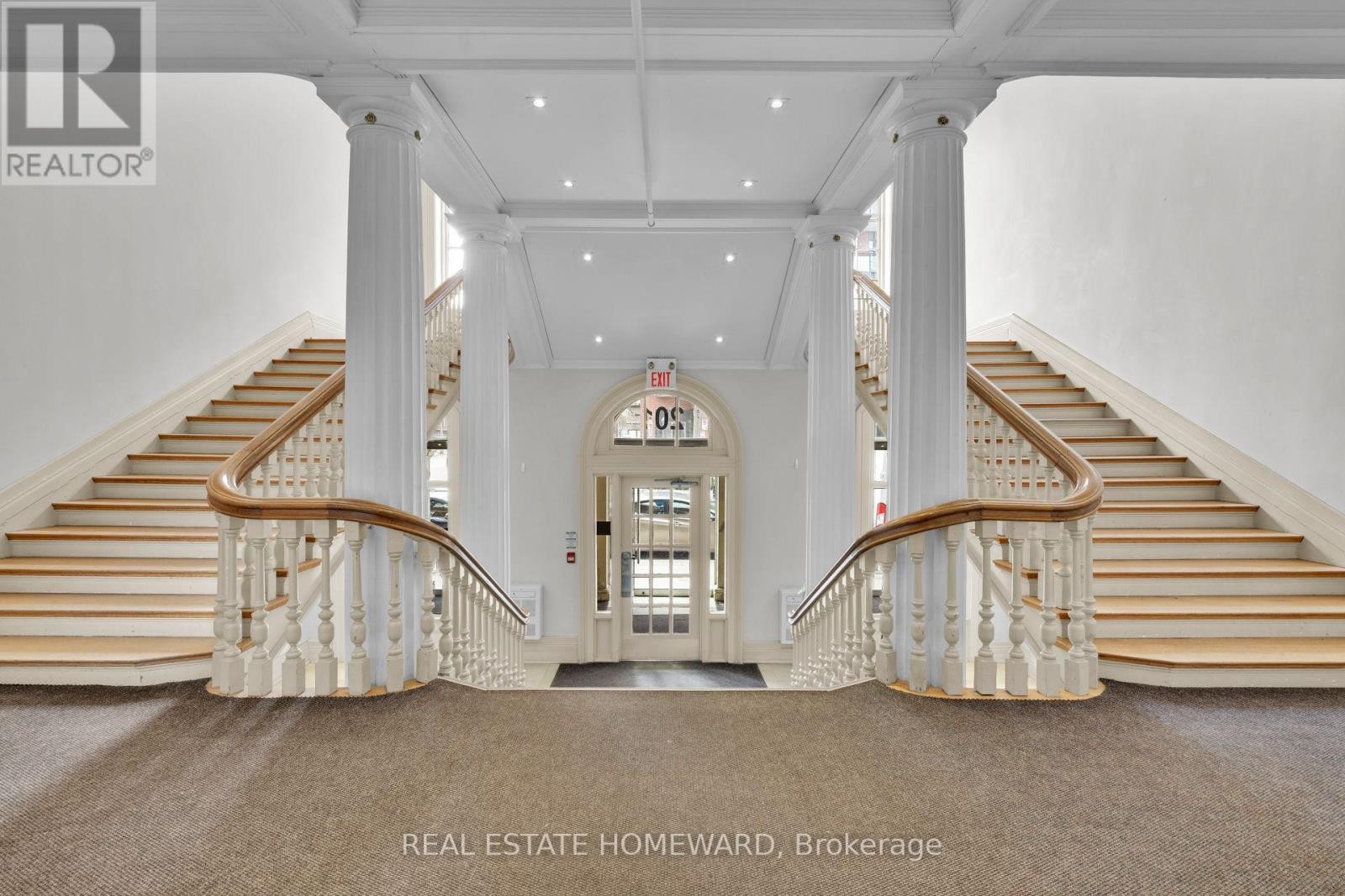 












128 - 201 CARLAW AVENUE

,
Toronto (South Riverdale),




Ontario
M4M2S3

