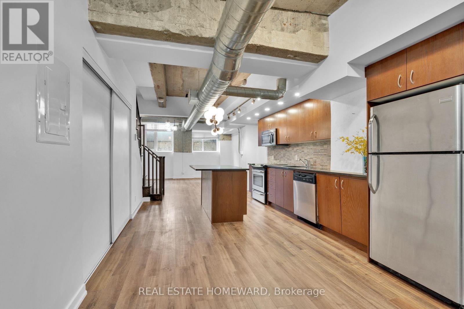 












128 - 201 CARLAW AVENUE

,
Toronto (South Riverdale),




Ontario
M4M2S3

