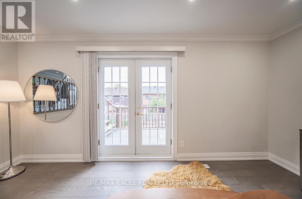 












106 ALEXMUIR BOULEVARD

,
Toronto (Agincourt North),




Ontario
M1V1H4

