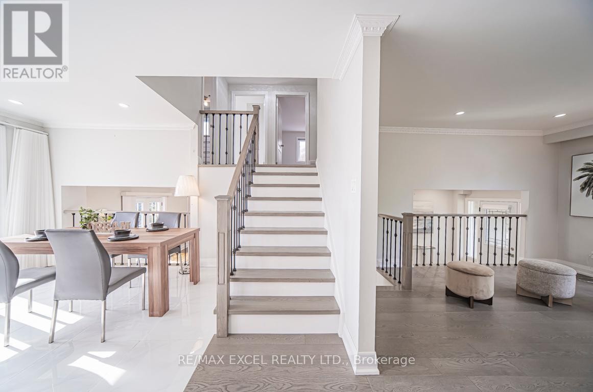 












106 ALEXMUIR BOULEVARD

,
Toronto (Agincourt North),




Ontario
M1V1H4

