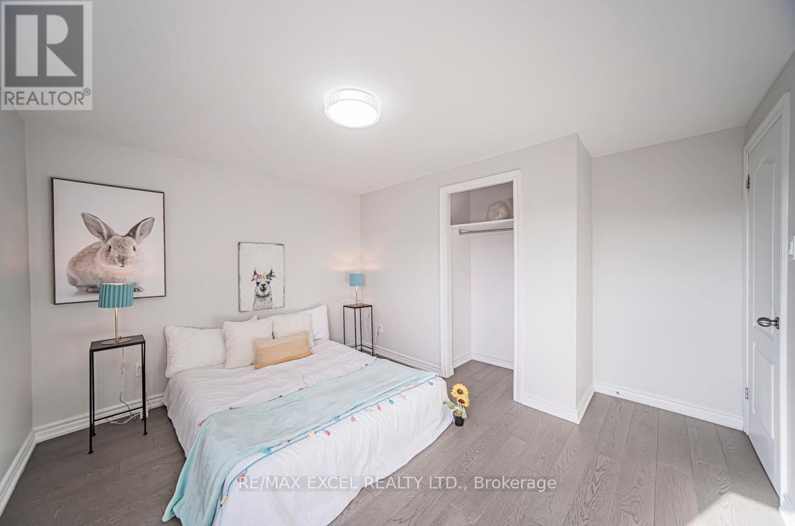 












106 ALEXMUIR BOULEVARD

,
Toronto (Agincourt North),




Ontario
M1V1H4

