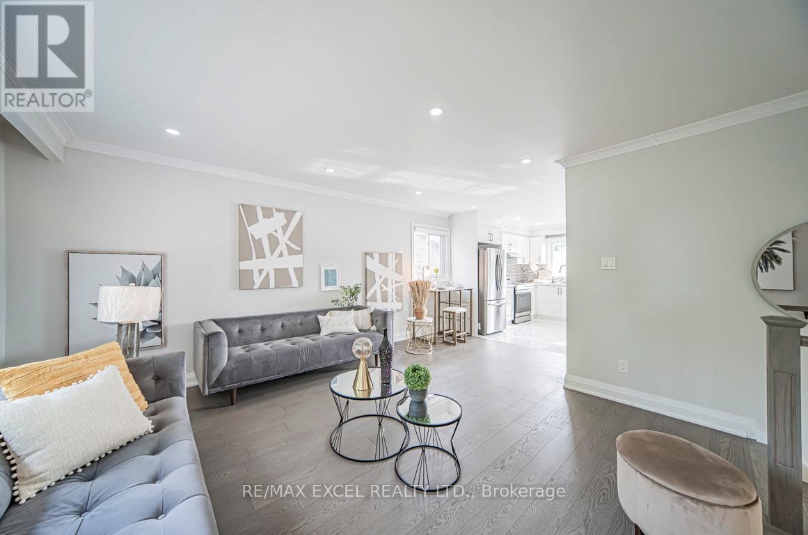 












106 ALEXMUIR BOULEVARD

,
Toronto (Agincourt North),




Ontario
M1V1H4

