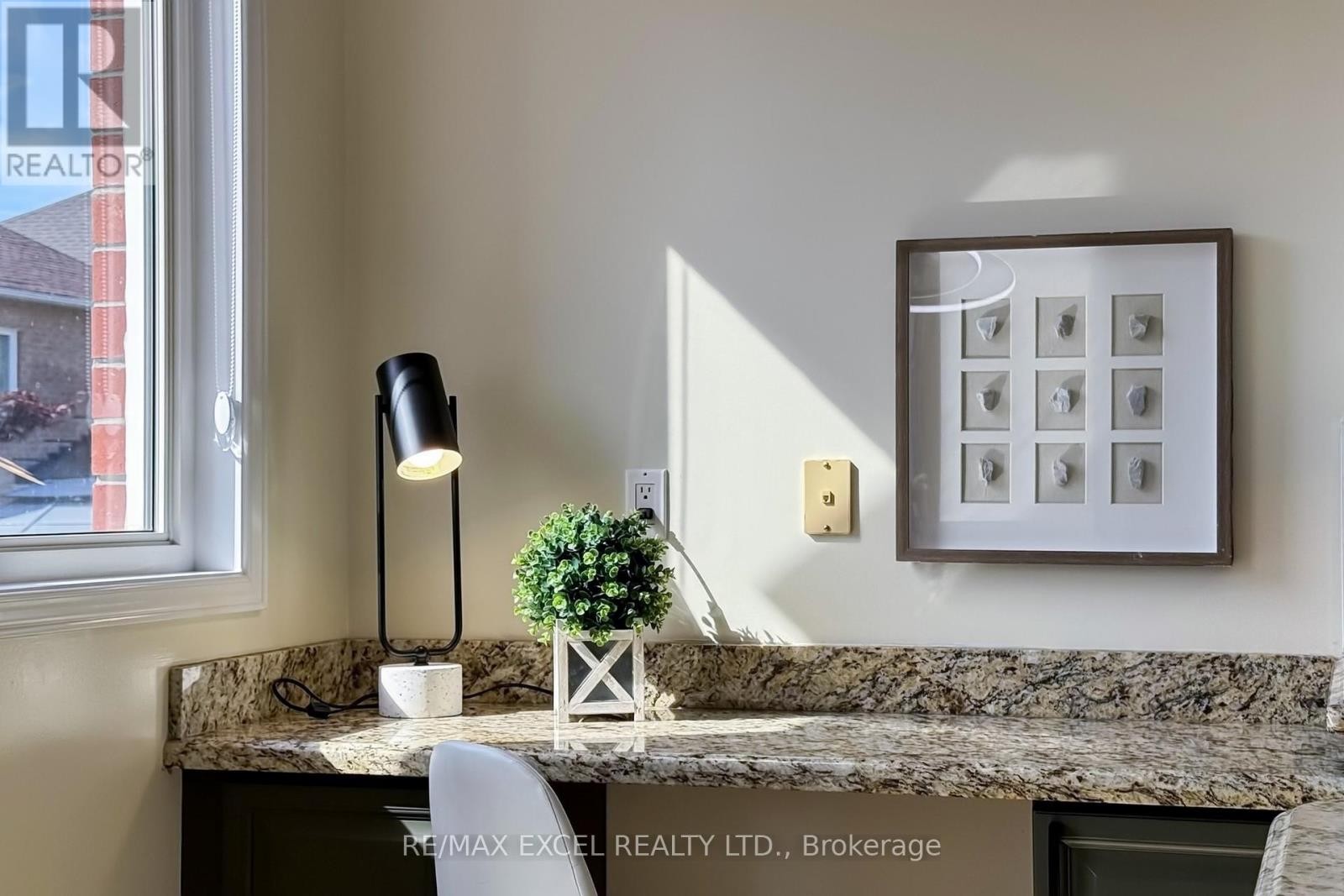 












15 SALVAGE STREET

,
Ajax (Northeast Ajax),




Ontario
L1Z1S5

