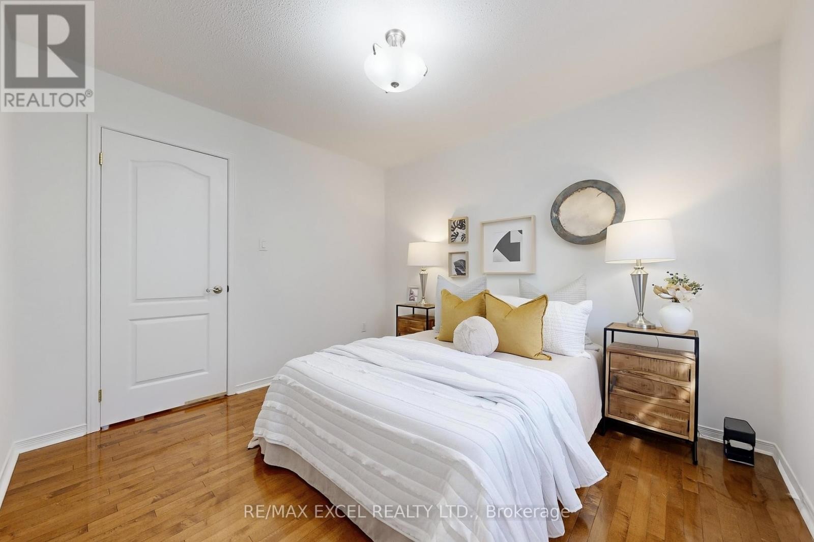 












15 SALVAGE STREET

,
Ajax (Northeast Ajax),




Ontario
L1Z1S5

