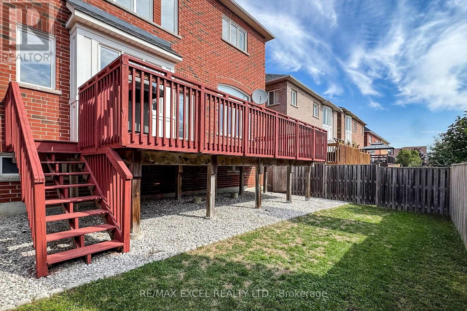 












15 SALVAGE STREET

,
Ajax (Northeast Ajax),




Ontario
L1Z1S5

