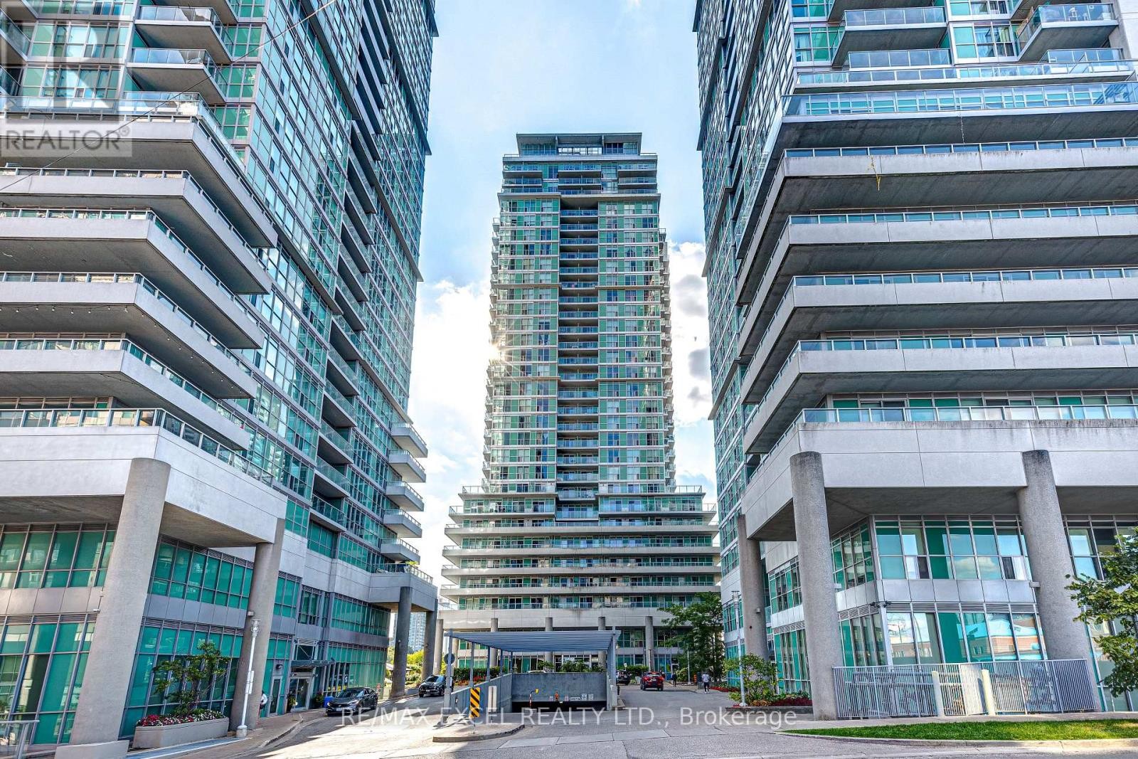 












UPH04 - 60 TOWN CENTRE COURT

,
Toronto (Bendale),




Ontario
M1P0B1

