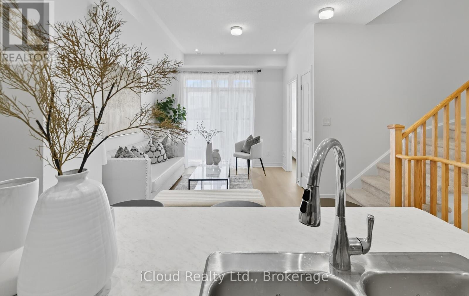 












1117 LOCKIE DRIVE

,
Oshawa (Kedron),




Ontario
L1L0R9

