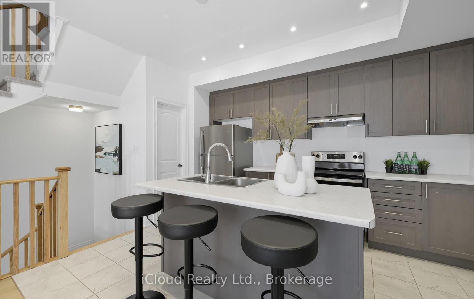 












1117 LOCKIE DRIVE

,
Oshawa (Kedron),




Ontario
L1L0R9

