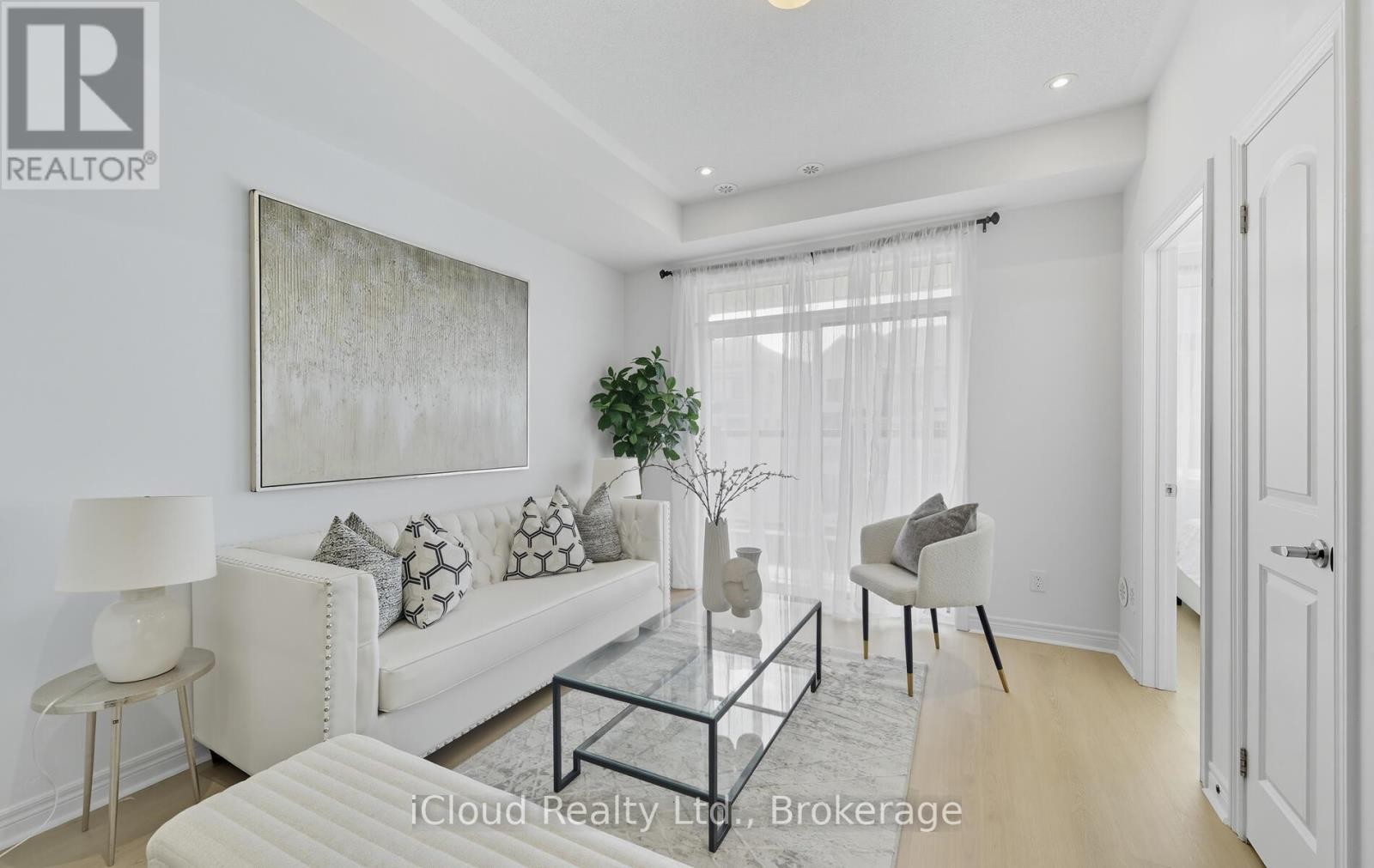 












1117 LOCKIE DRIVE

,
Oshawa (Kedron),




Ontario
L1L0R9

