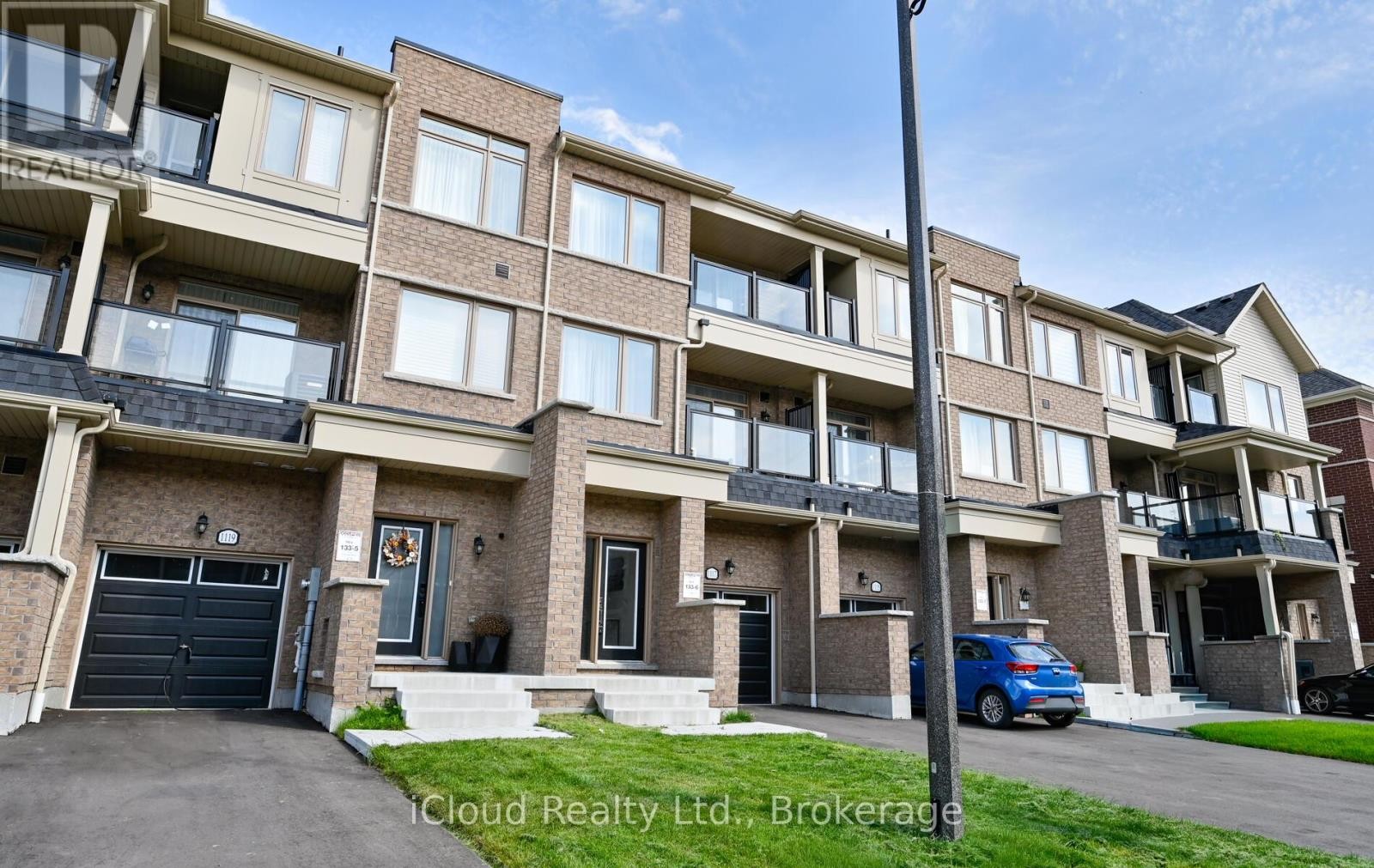 












1117 LOCKIE DRIVE

,
Oshawa (Kedron),




Ontario
L1L0R9

