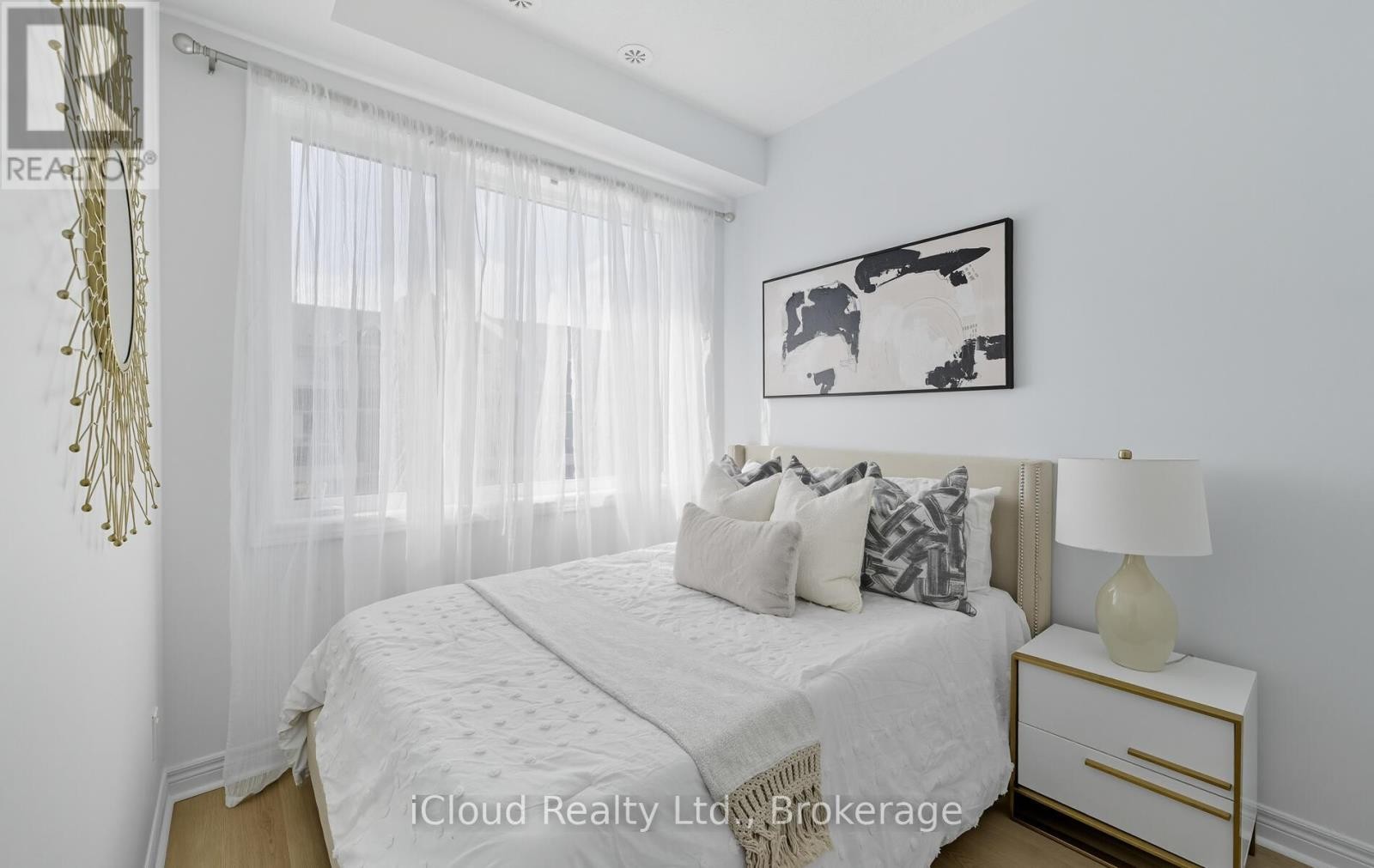 












1117 LOCKIE DRIVE

,
Oshawa (Kedron),




Ontario
L1L0R9

