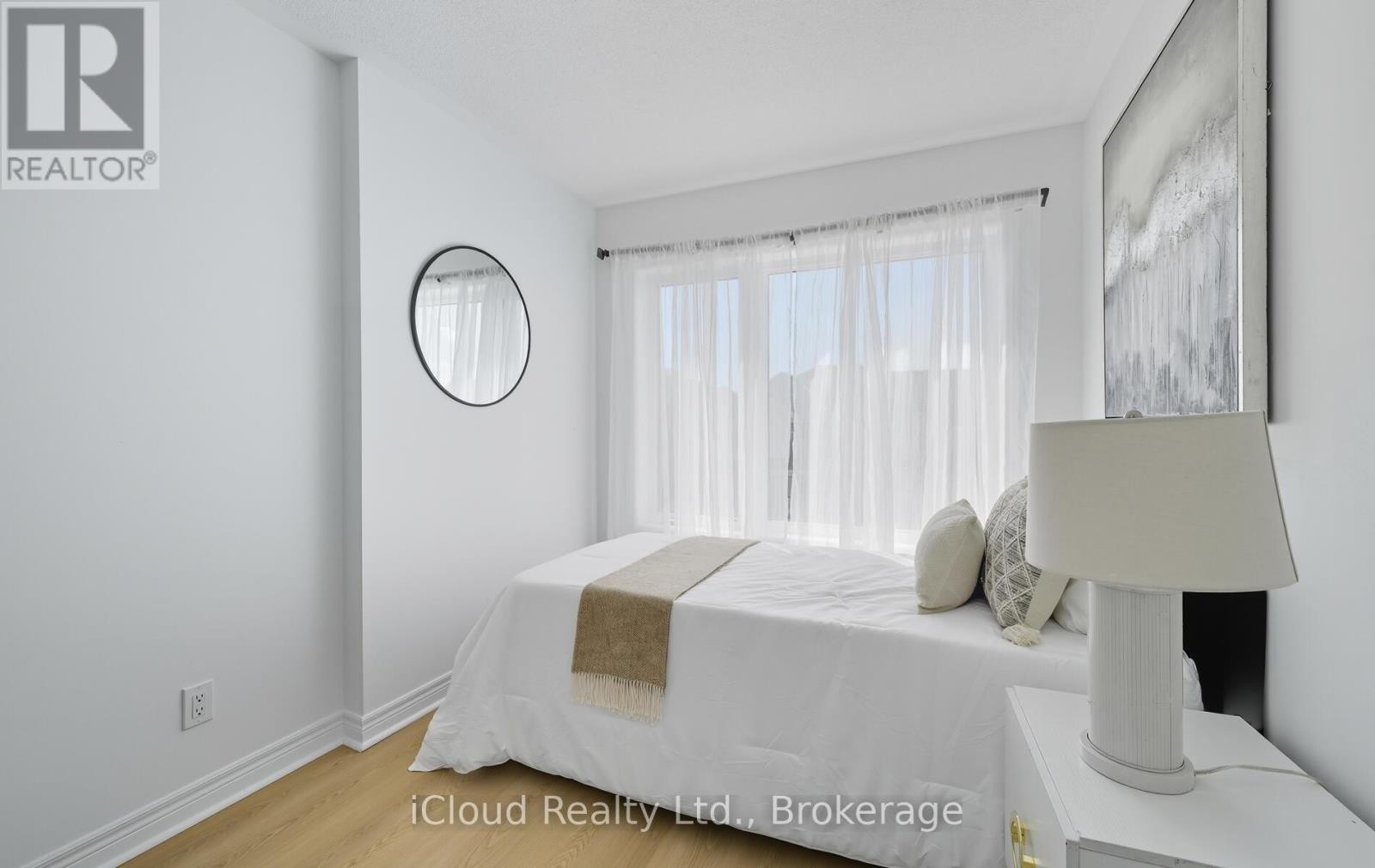 












1117 LOCKIE DRIVE

,
Oshawa (Kedron),




Ontario
L1L0R9


