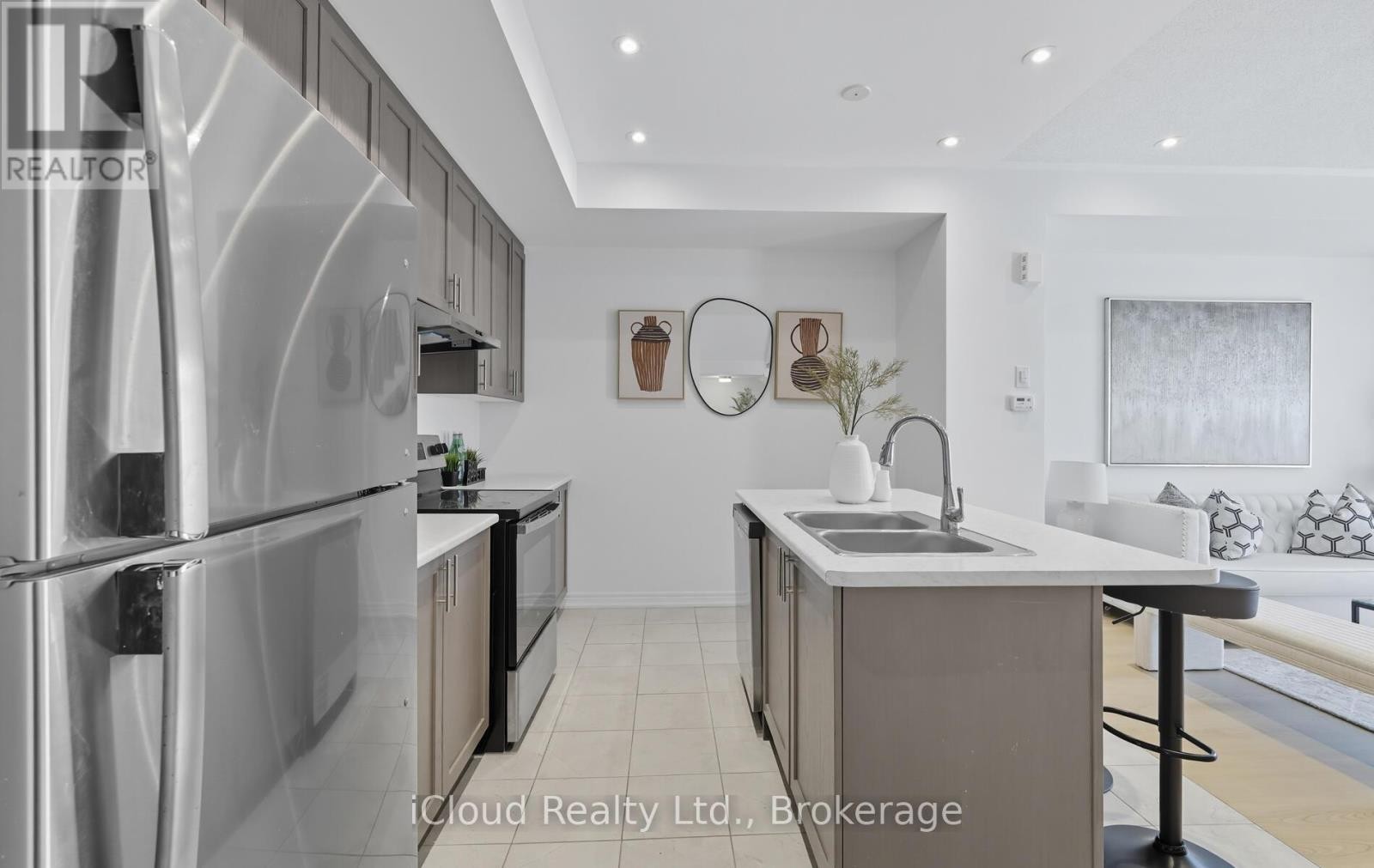 












1117 LOCKIE DRIVE

,
Oshawa (Kedron),




Ontario
L1L0R9

