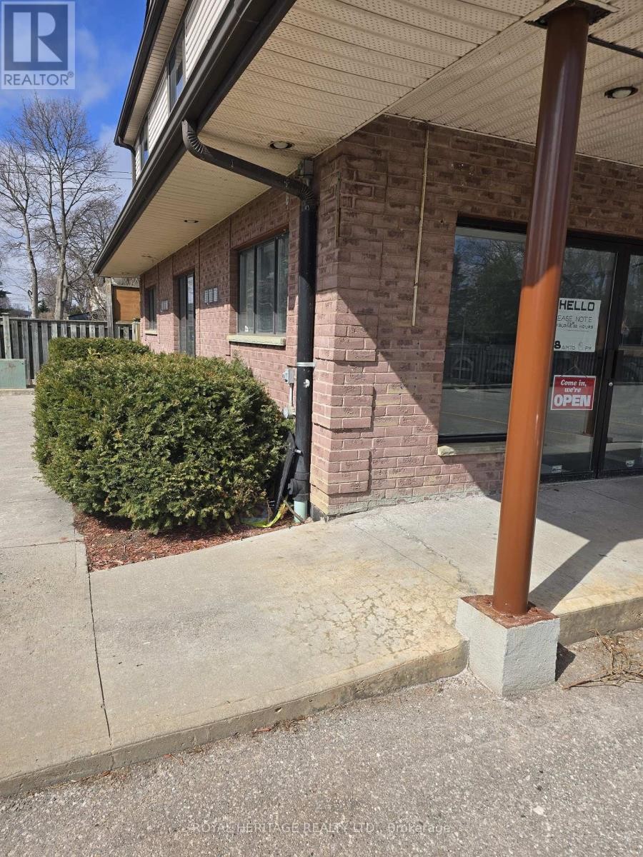 












4 - 677 MARKSBURY ROAD

,
Pickering (West Shore),




Ontario
L1W2T3

