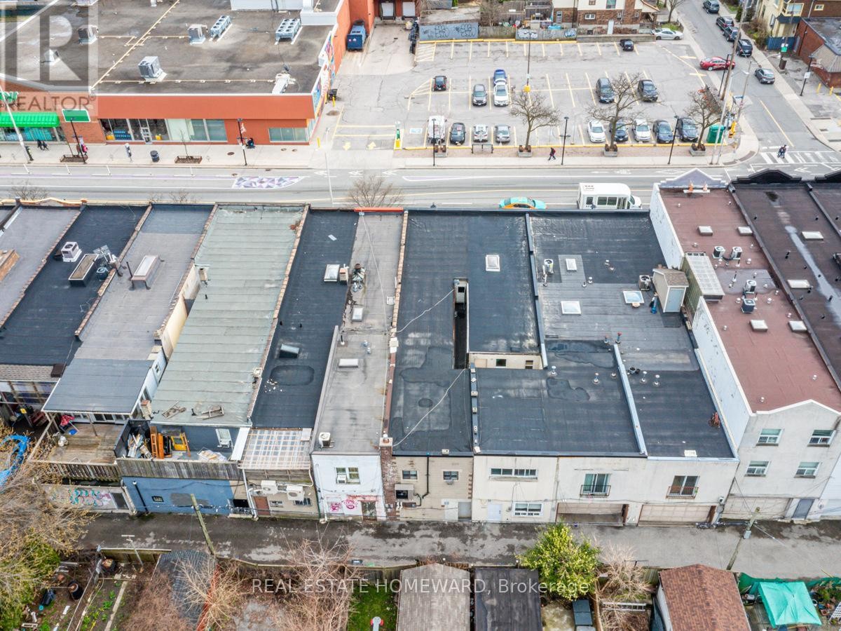 












2438 DANFORTH AVENUE

,
Toronto (East End-Danforth),




Ontario
M4C1K9

