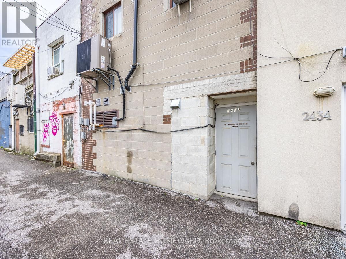 












2438 DANFORTH AVENUE

,
Toronto (East End-Danforth),




Ontario
M4C1K9

